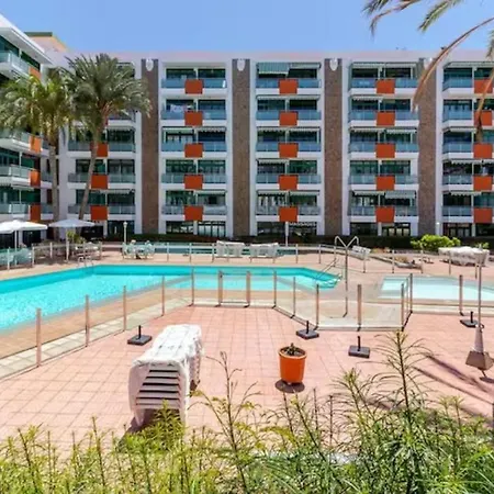 Year-Round Sun - Pool-View Balcony Appartamento Playa del Inglés